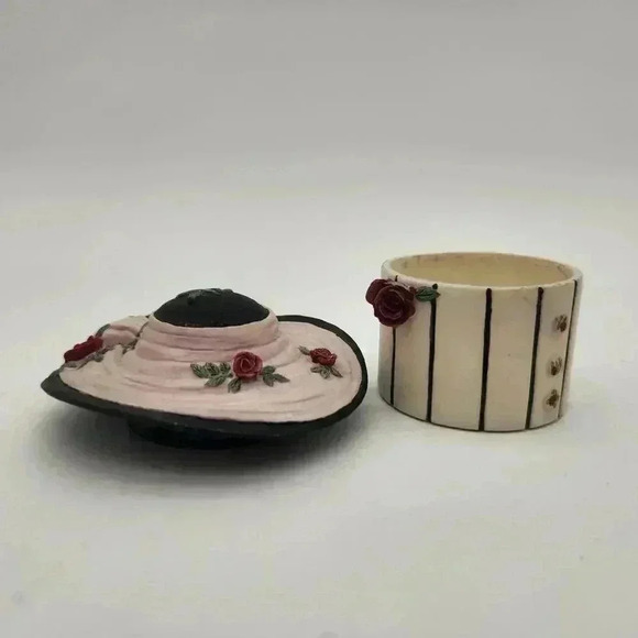Willow Hall Agatha Trinket Box Victorian Ladies Hat On Hatbox Roses Boho Vintage - Picture 8 of 9